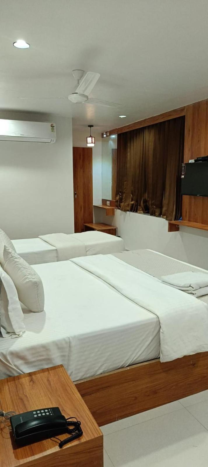 Hotel Royal Relax 甘地讷格尔 外观 照片