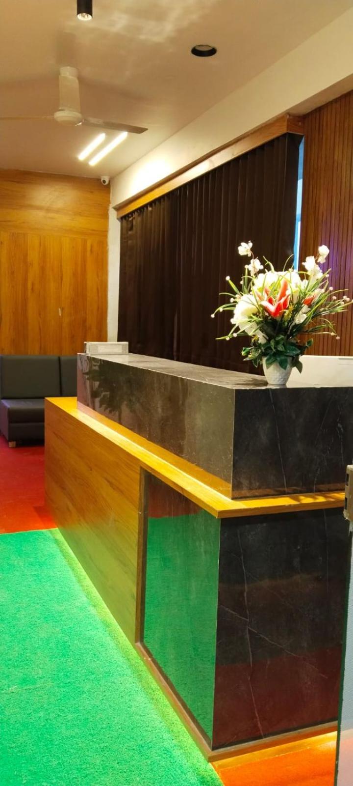 Hotel Royal Relax 甘地讷格尔 外观 照片